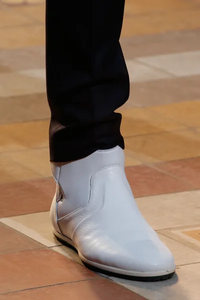 Look 80